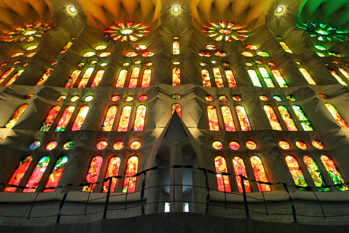 Prachtige lichtinval Sagrada Familia Gaudi meesterwerk Barcelona Spanje