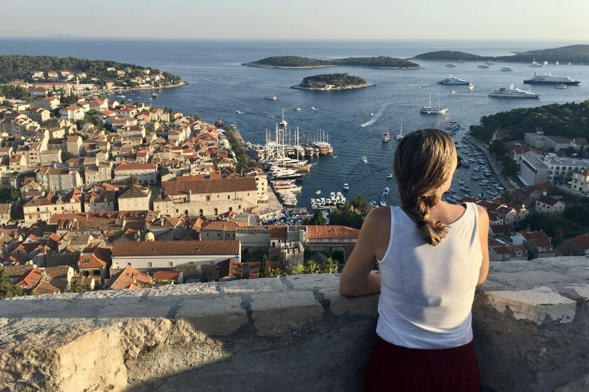 Fantastisch uitzicht op Hvar vanaf het fort in Dalmatie Kroatie