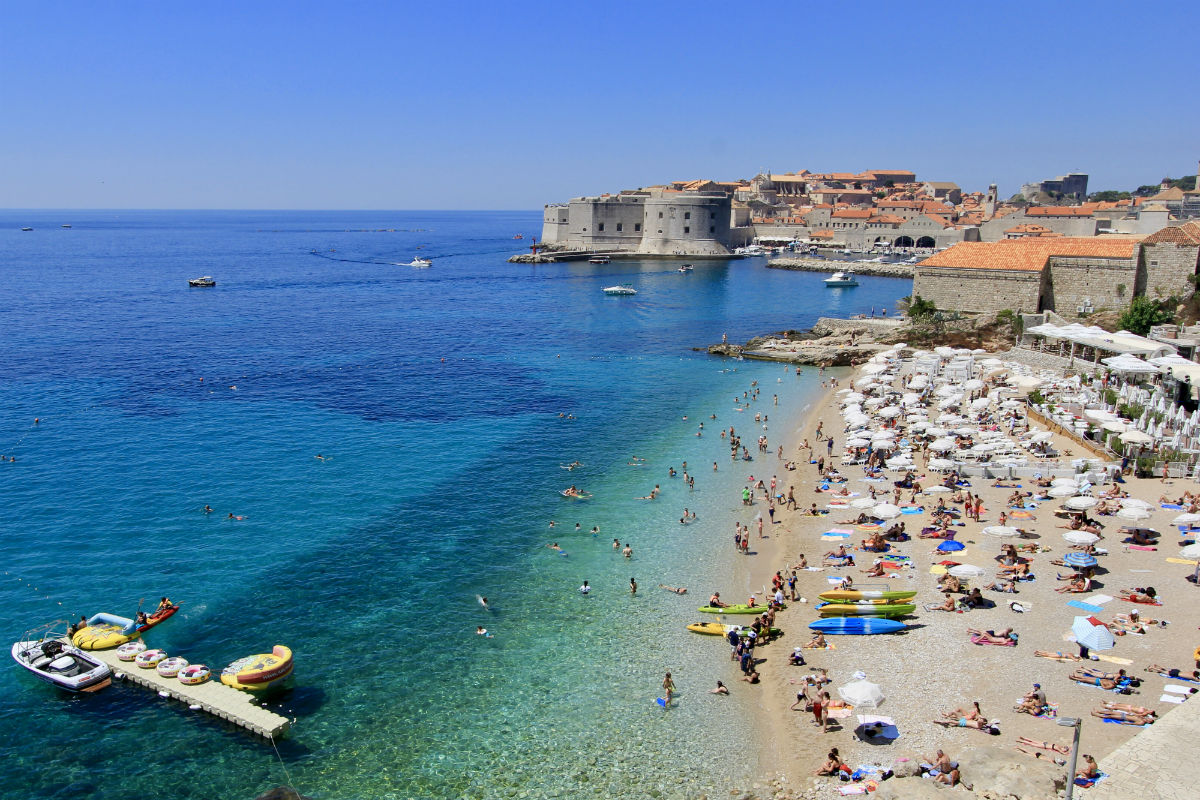 Bezoek in Dubrovnik het strand bezoeken