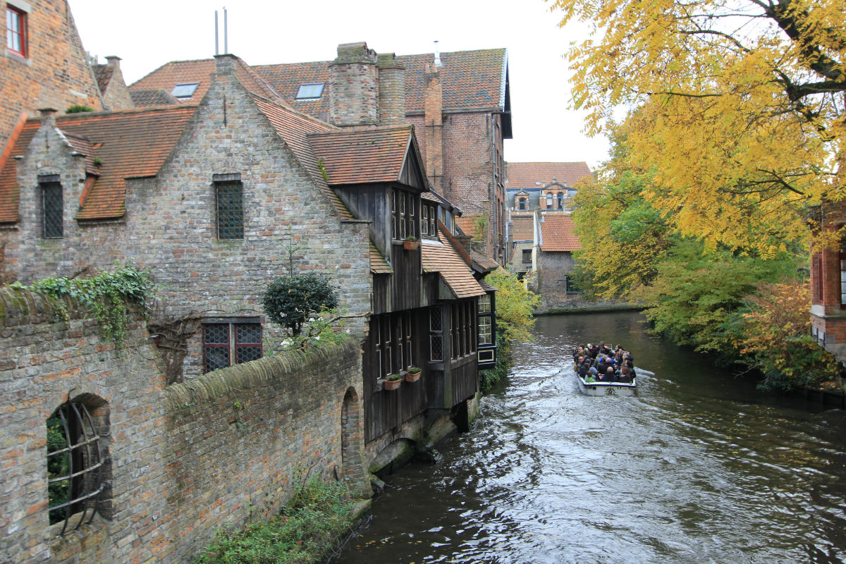 Ga varen door de Brugse reien tijdens een weekend Brugge