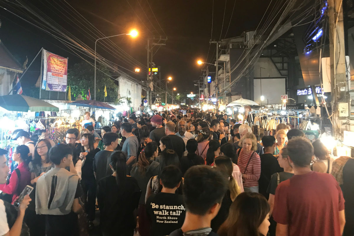 Doen in Chiang Mai - bezoek de Sunday Walking Street