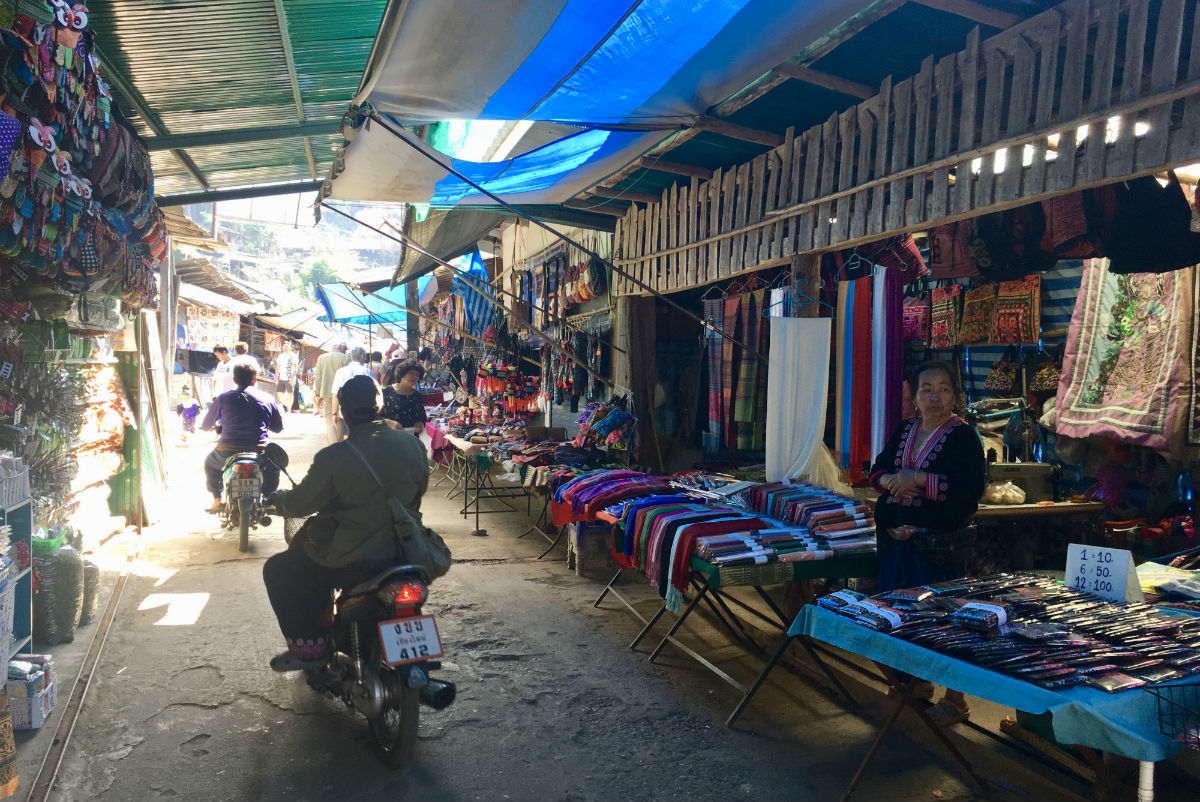 Doen in Chiang Mai - met de scooter naar Doi Suthep en Hmong Village