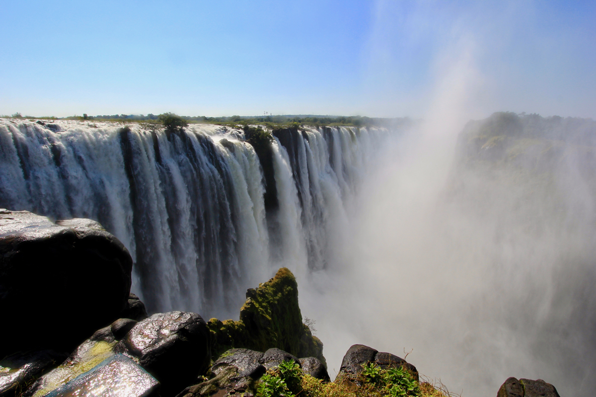 Breng zeker een bezoek aan de Victoria Falls tijdens je route Namibie & Botswana