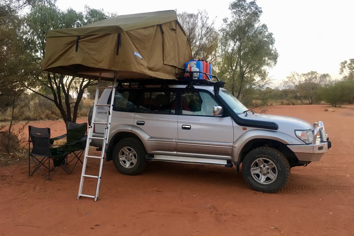 Met een 4x4 met daktent door de outback in Australie is een toffe ervaring