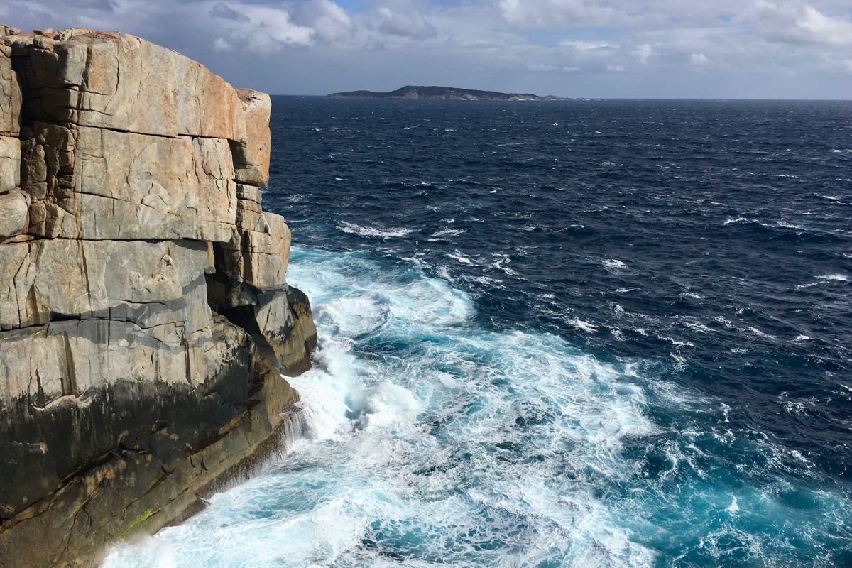 De ideale route van Perth naar Esperance: bezoek The Gap en The Natural Bridge