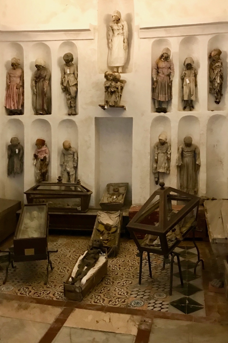 Palermo tips bezoek de catacomben