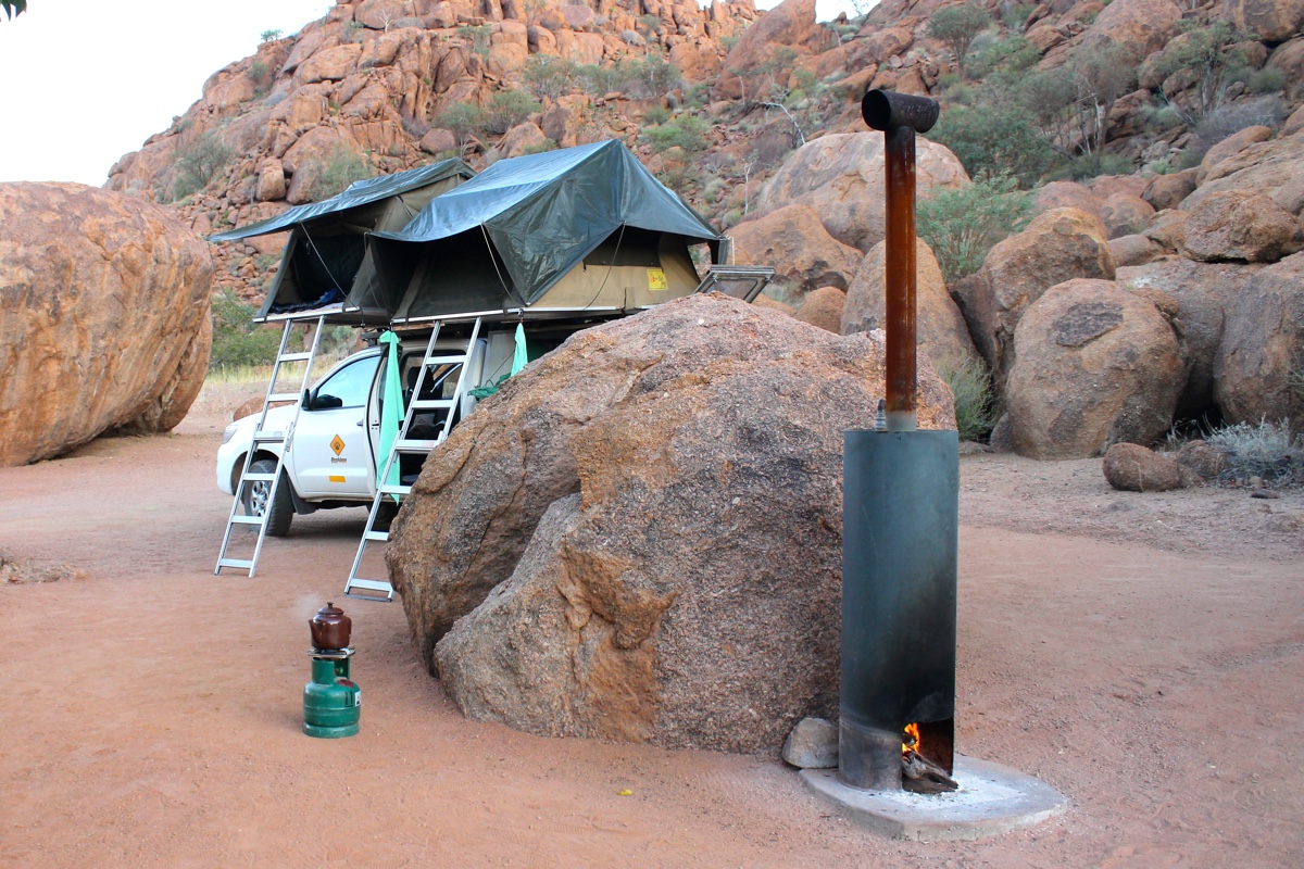 Mowani Mountain Camp is een super luxe camping in Namibië