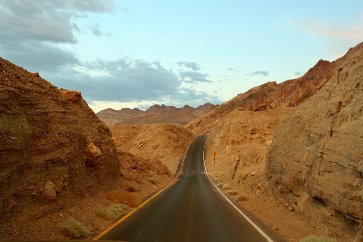 De Artist Drive is een van de mooiste bezienswaardigheden in Death Valley