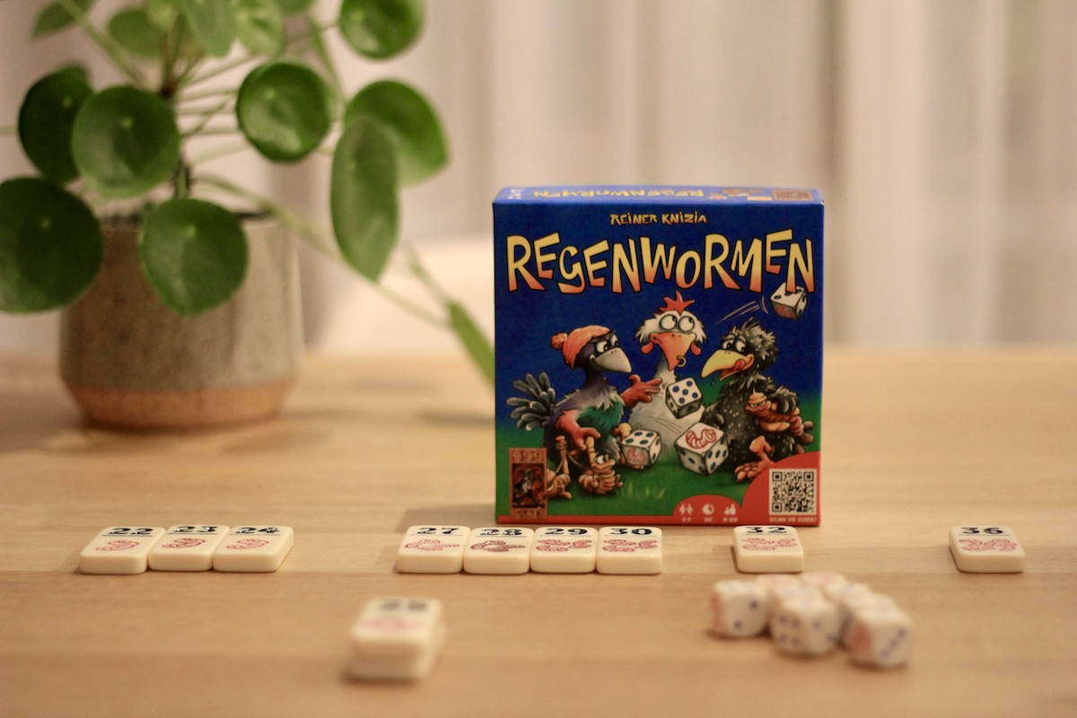 Regenwormen is een van de leukste spelletjes om met een paar mensen te spelen