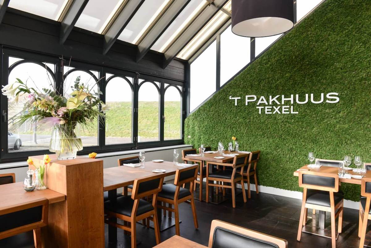 Wat je moet doen op Texel is eten bij visrestaurant 't Pakhuus in Texel