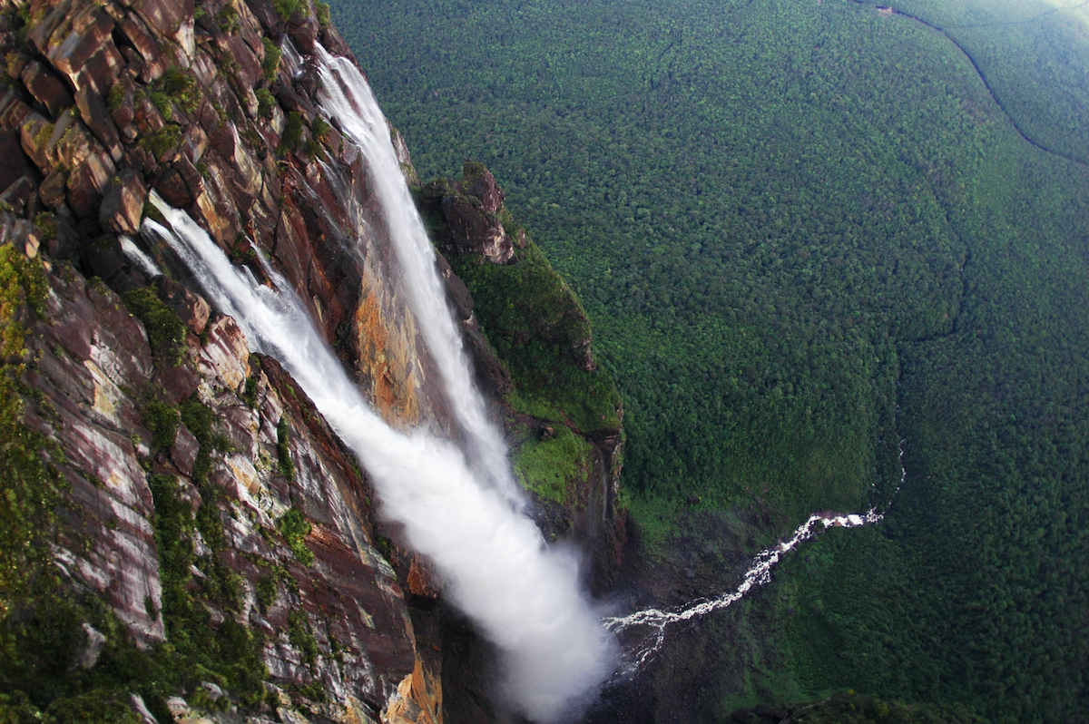 De Angel Falls in Venezuela zijn de hoogste watervallen ter wereld