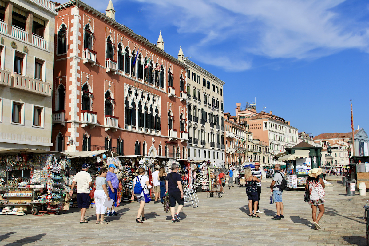 Struinen door de straten van Venetie is geweldig er is zoveel te zien in Venetie