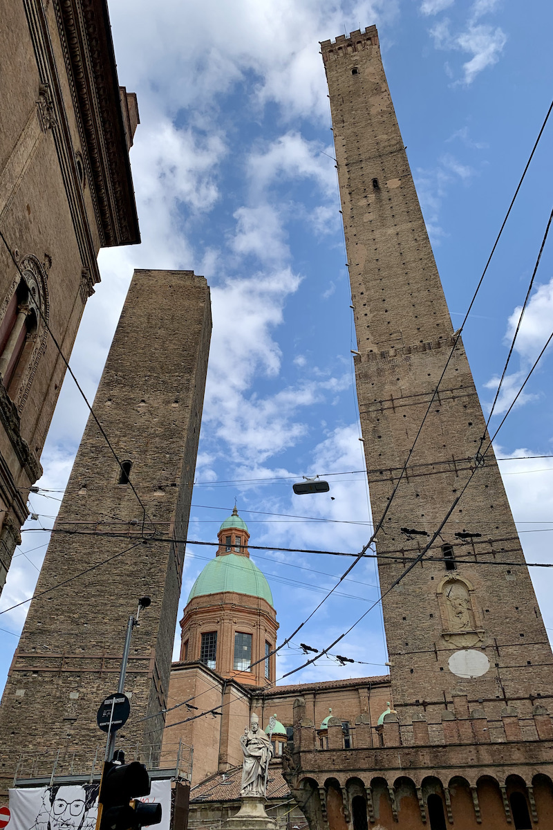 Bezoek Torre degli Asinelli en beklim de toren in Bologna