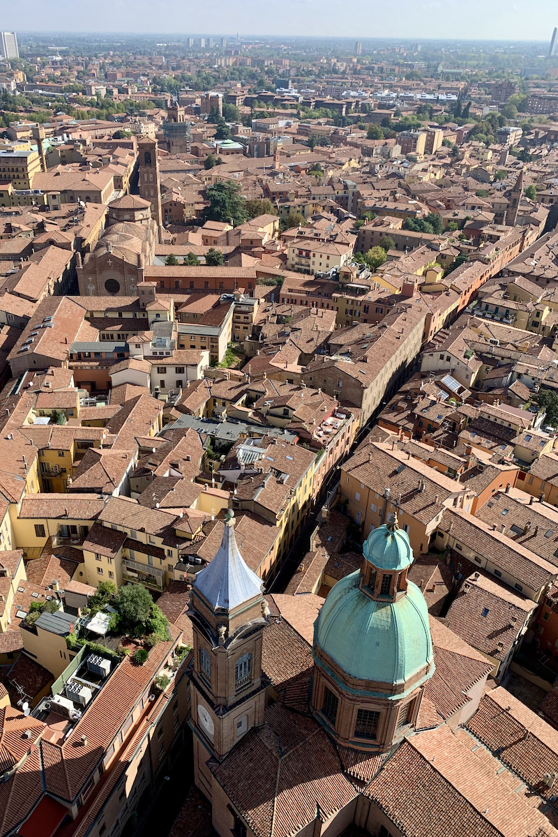 Geniet van het uitzicht vanaf de twee torens in Bologna en haar omgeving