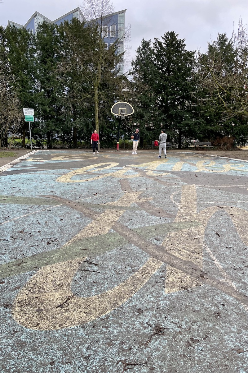 Street Art in Groningen: wandel langs het basketbalveld in het Noorderplantsoen