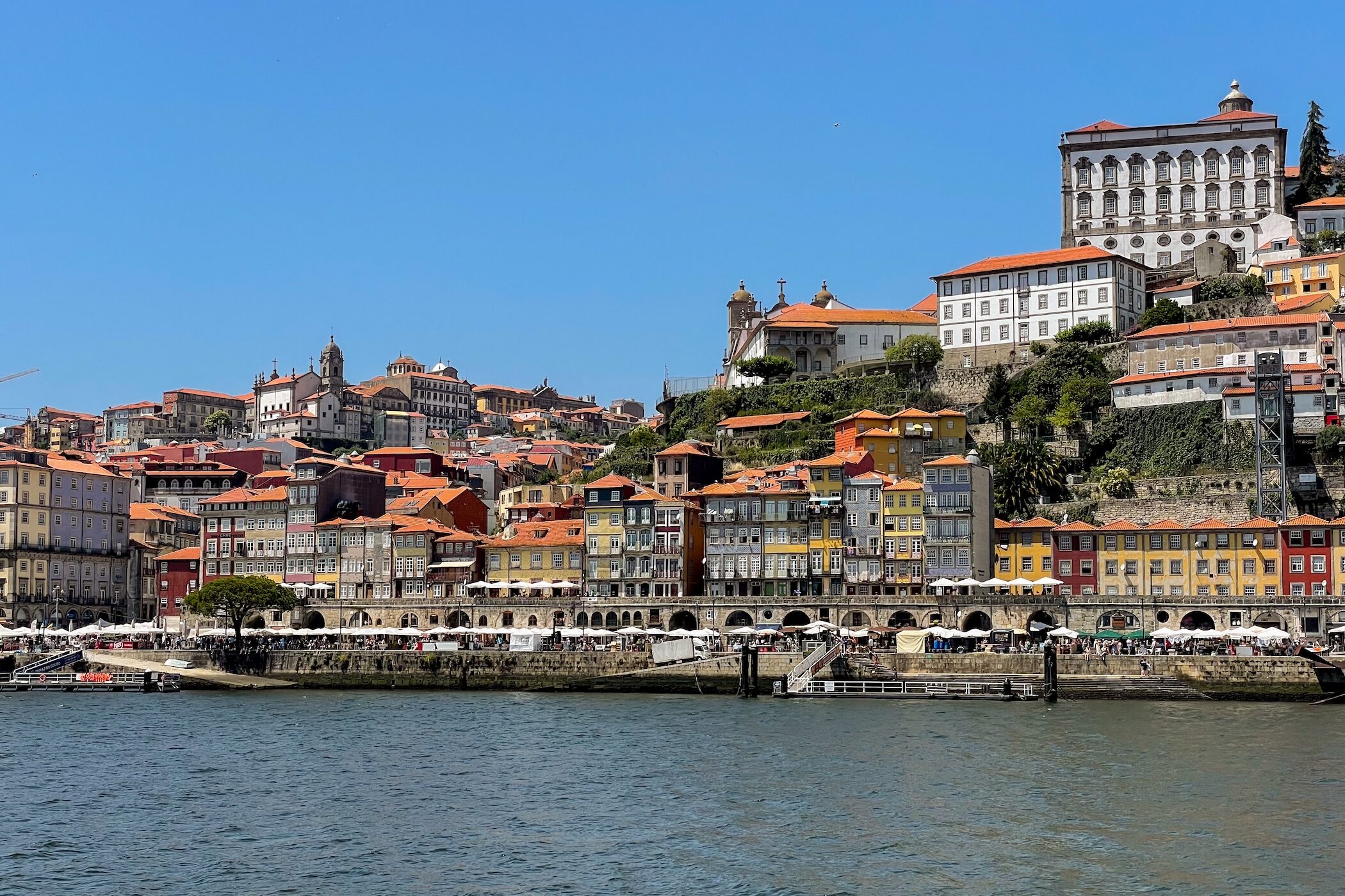 Roadtrip Portugal en stop tijdens je route van Porto naar de Algarve in het fijne Porto voor een paar dagen